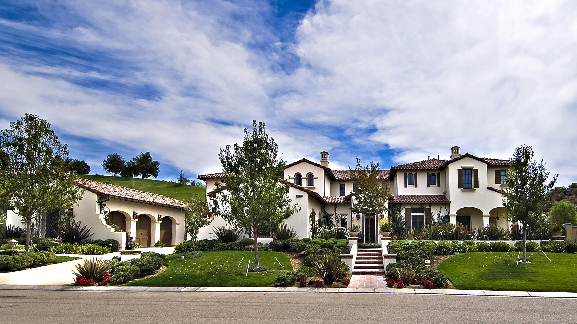 Hot Property                        Justin Bieber's home sells to Khloe Kardashian for $7.2 million